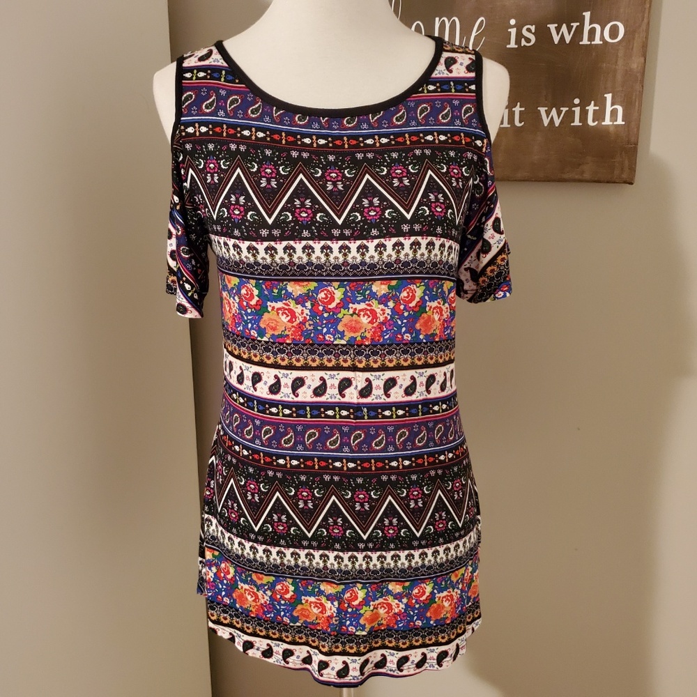 Unique Cold Shoulder Tunic - Picture 2 of 8